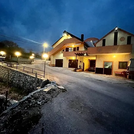 Tri Sestre *